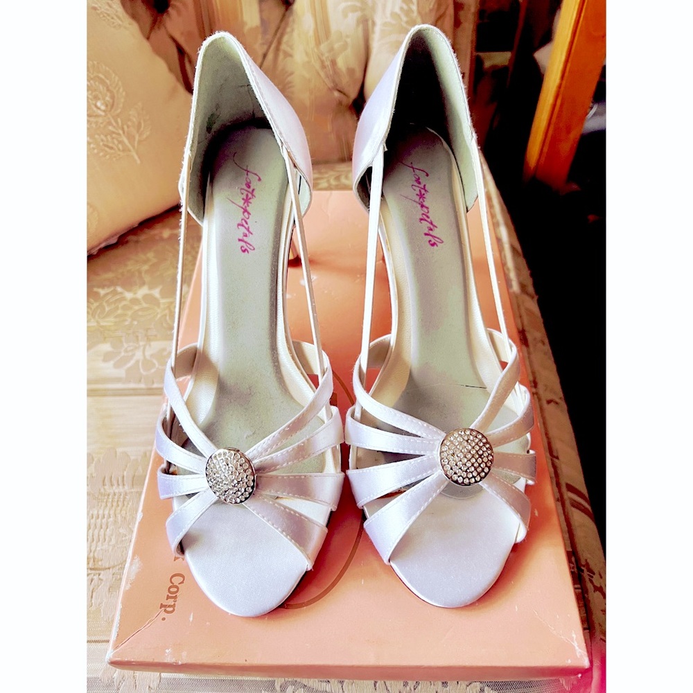Touch Ups White Satin Dyeable Shoes